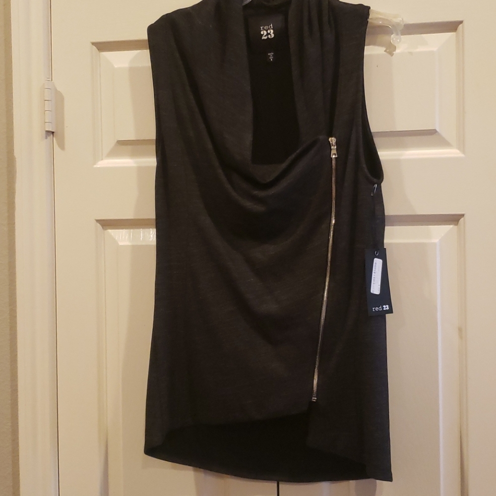Red 23 asymmetrical zip vest grey S NWT